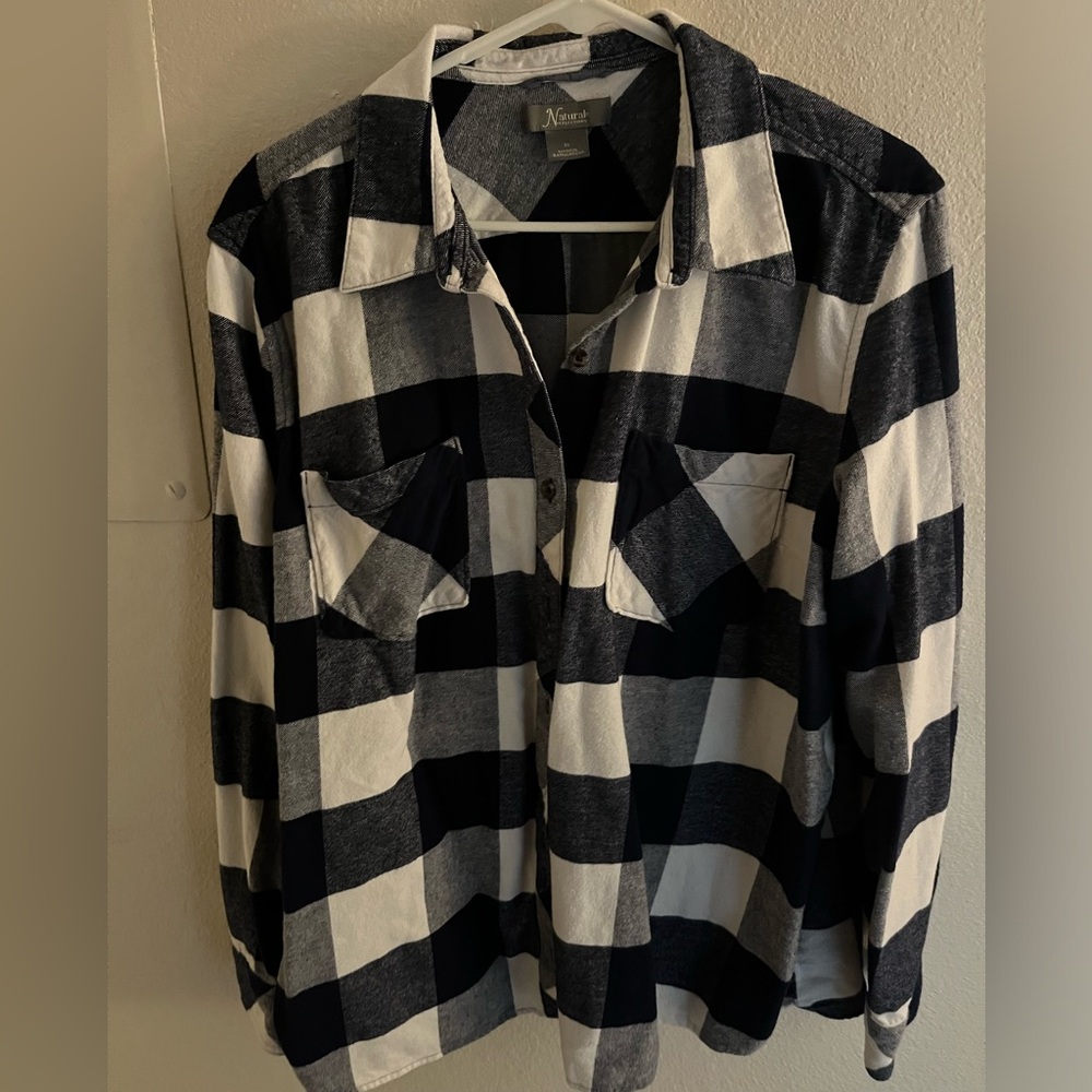 Navy blue/white flannel. Great condition.